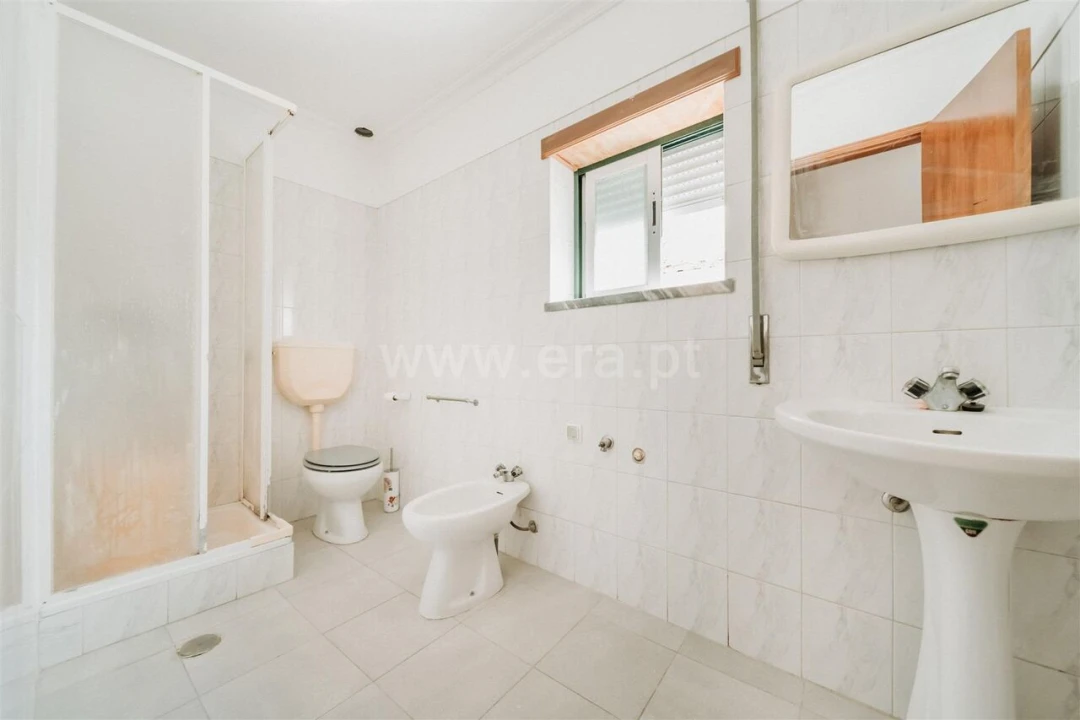 Prédio para Venda em Tortosendo Foto 15