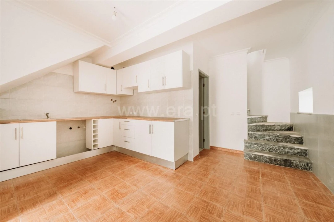 Prédio para Venda em Tortosendo Foto 4