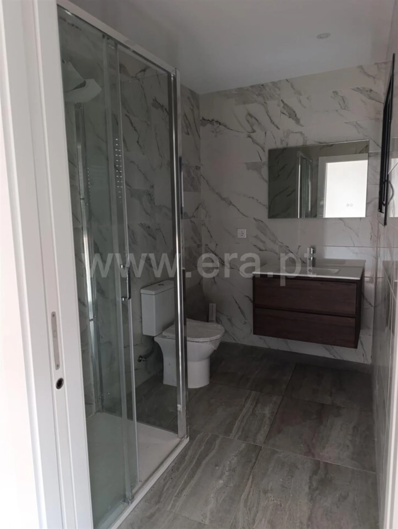 Apartamento T1 para Venda em Tortosendo Foto 6