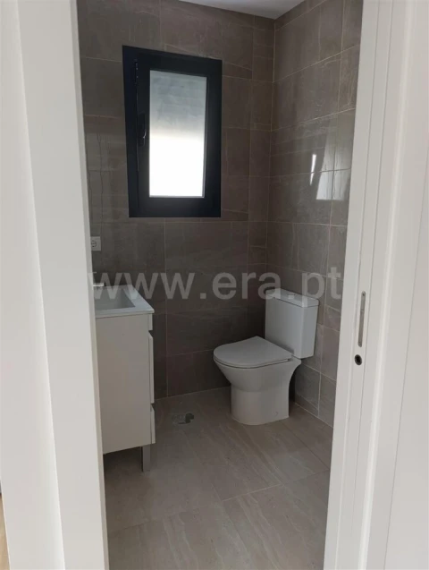 Apartamento T1 para Venda em Tortosendo