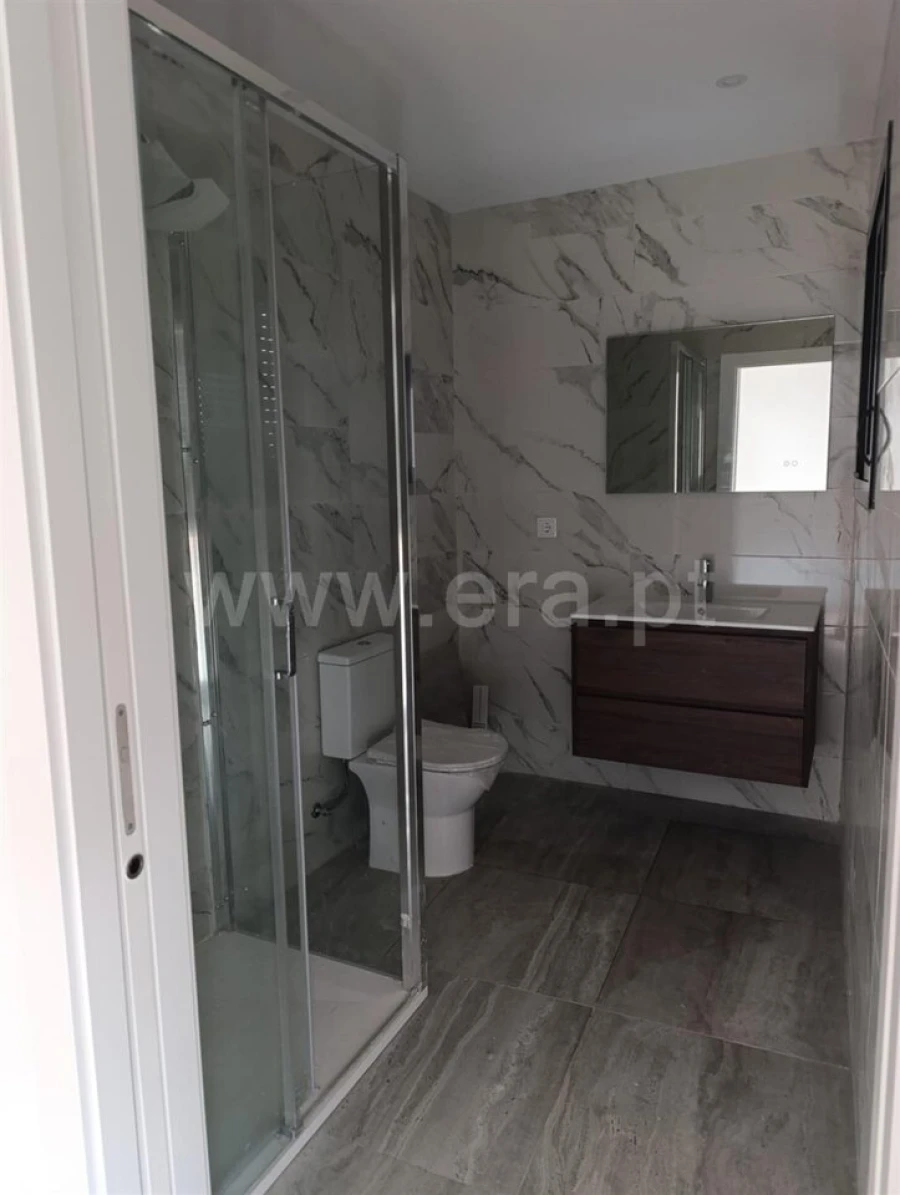 Apartamento T1 para Venda em Tortosendo Foto 6