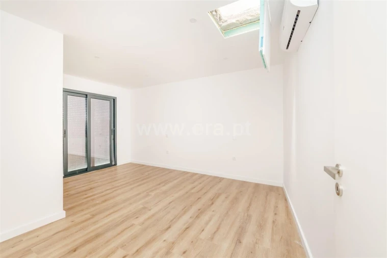 Apartamento T1 para Venda em Tortosendo Foto 6