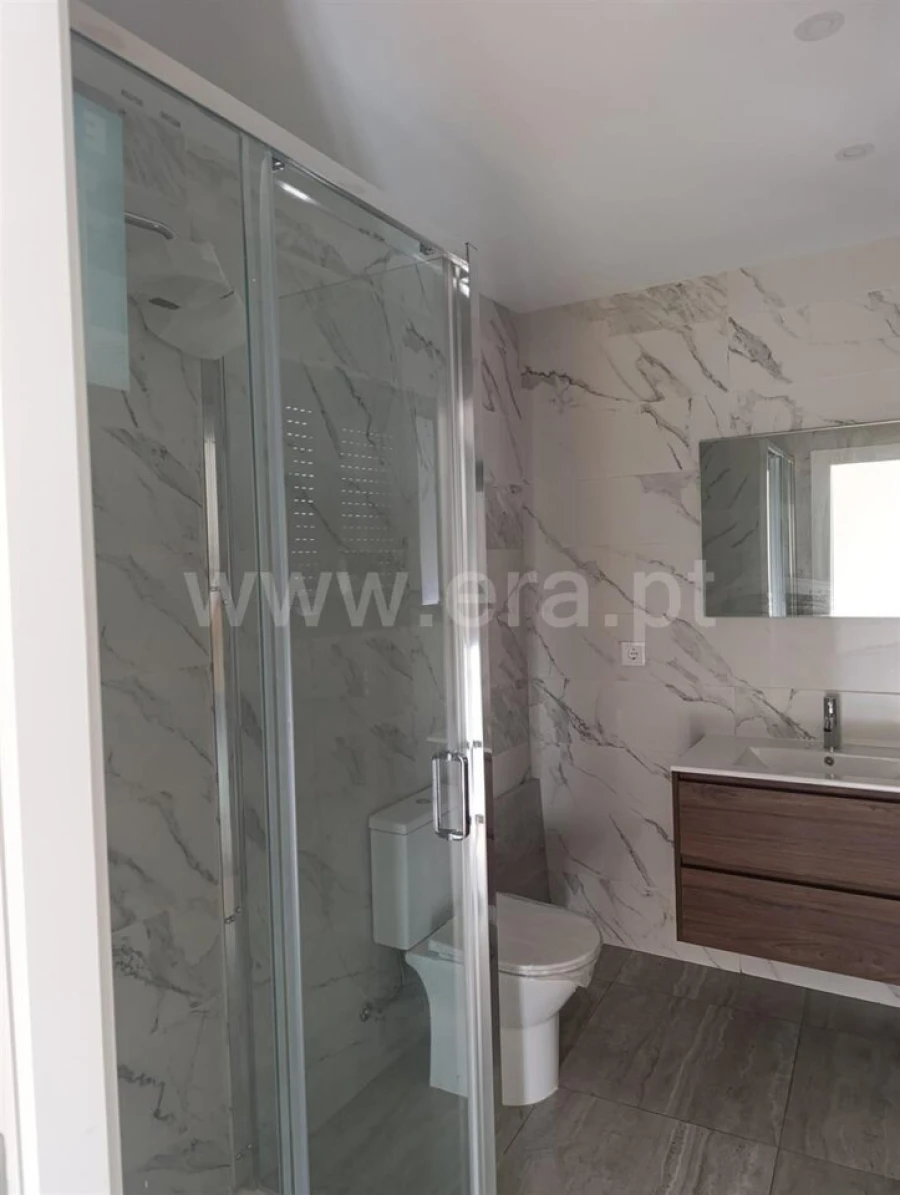 Apartamento T1 para Venda em Tortosendo Foto 7