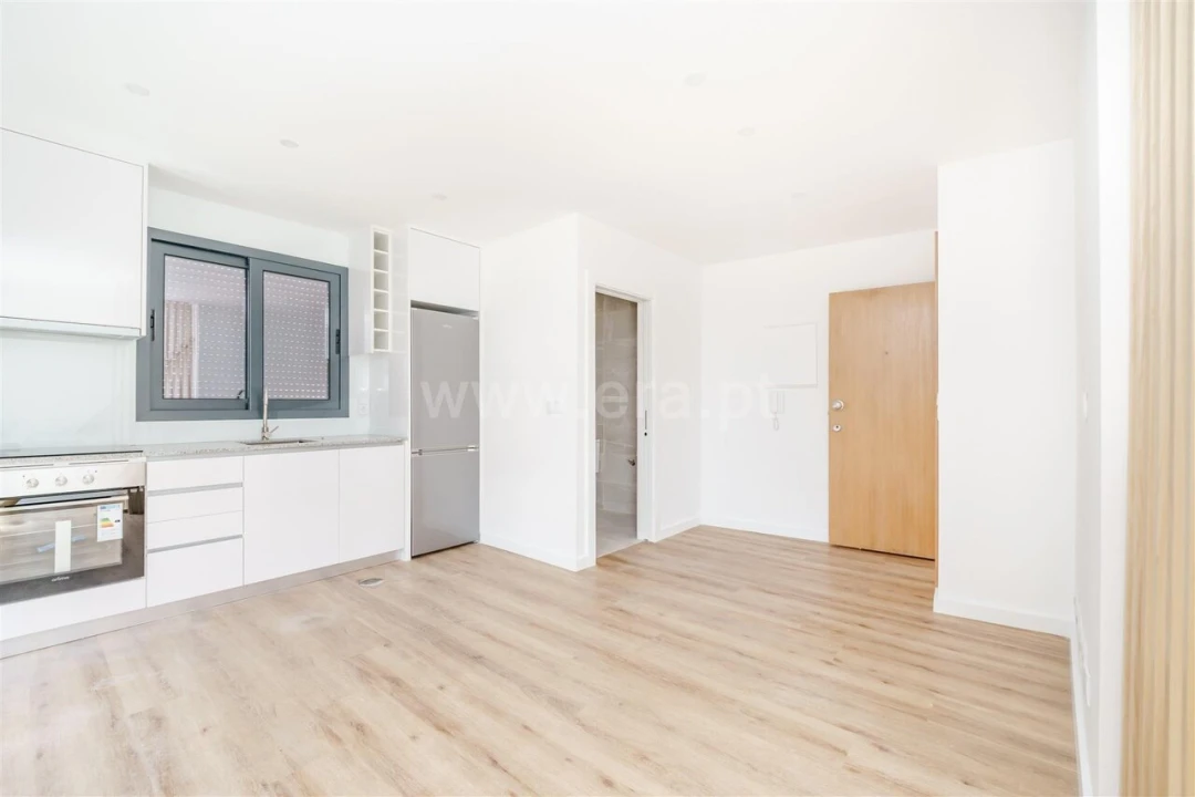 Apartamento T1 para Venda em Tortosendo Foto 5