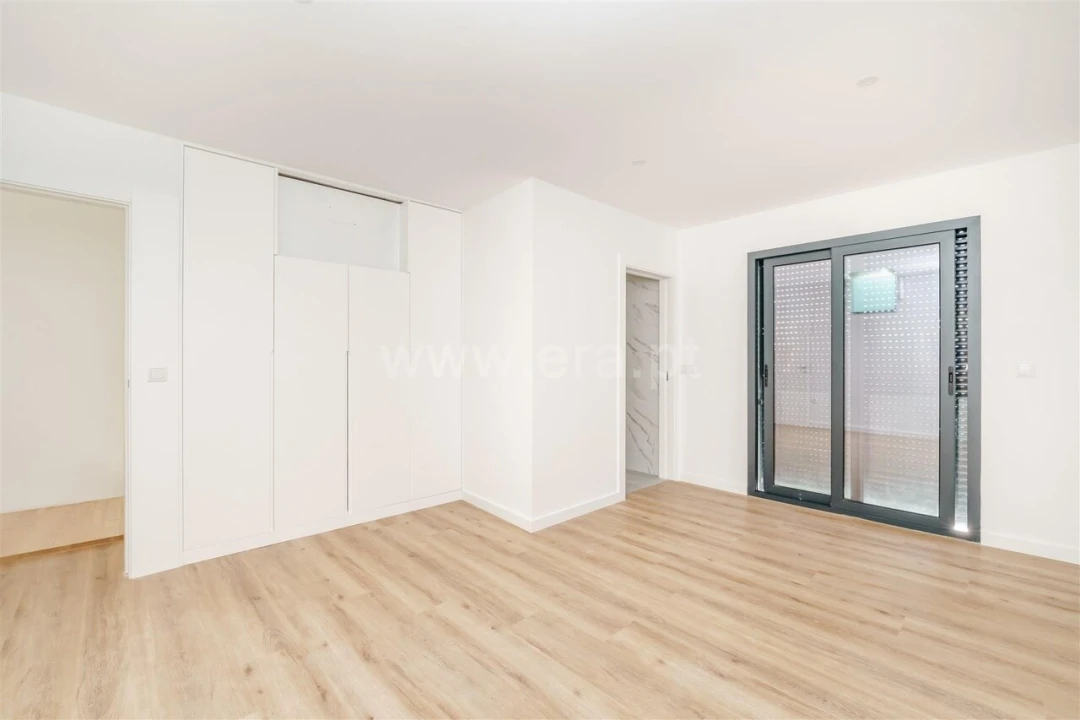 Apartamento T1 para Venda em Tortosendo Foto 7