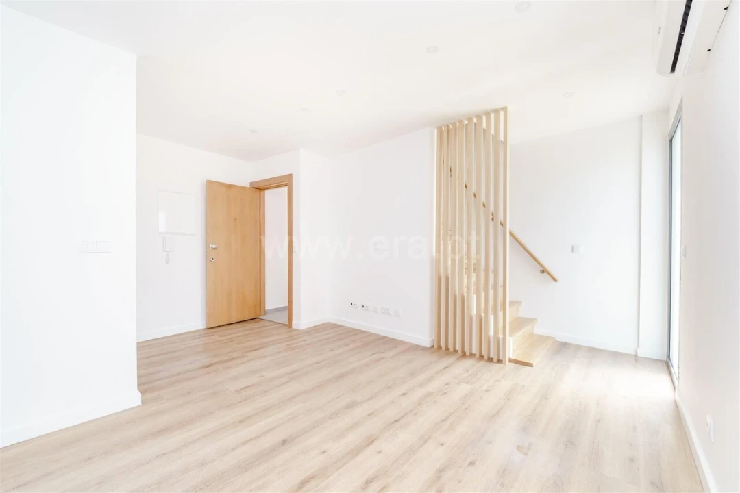 Apartamento T1 para Venda em Tortosendo Foto 3