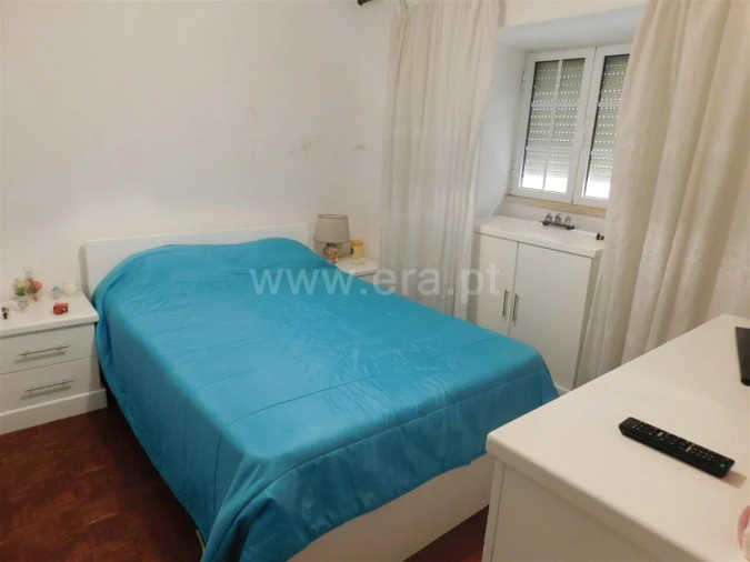 Moradia T4 para Venda em Erada Foto 10