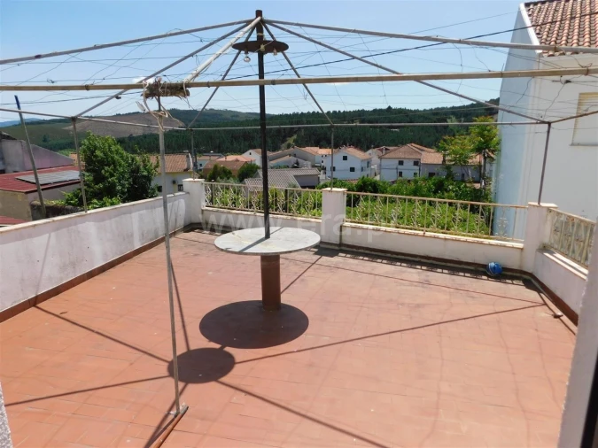 Moradia T4 para Venda em Erada Foto 7