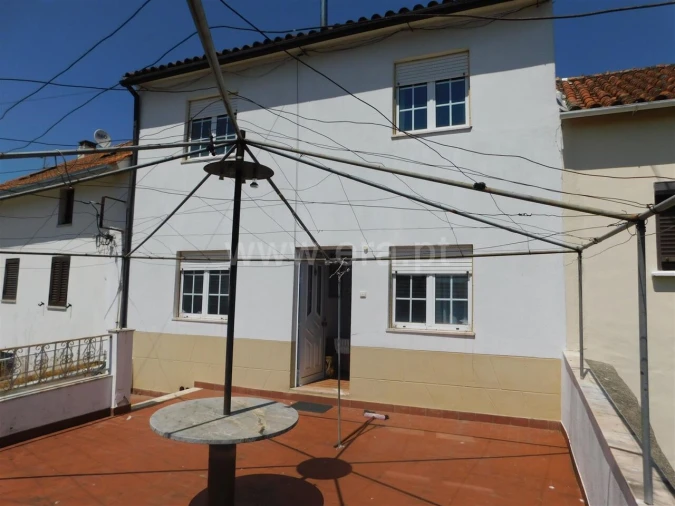 Moradia T4 para Venda em Erada Foto 6