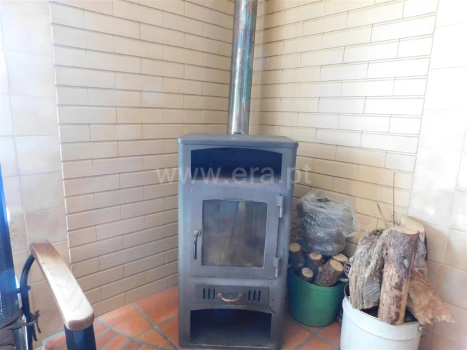 Moradia T4 para Venda em Erada Foto 4