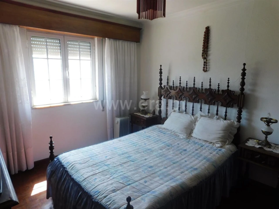 Moradia T4 para Venda em Erada Foto 9