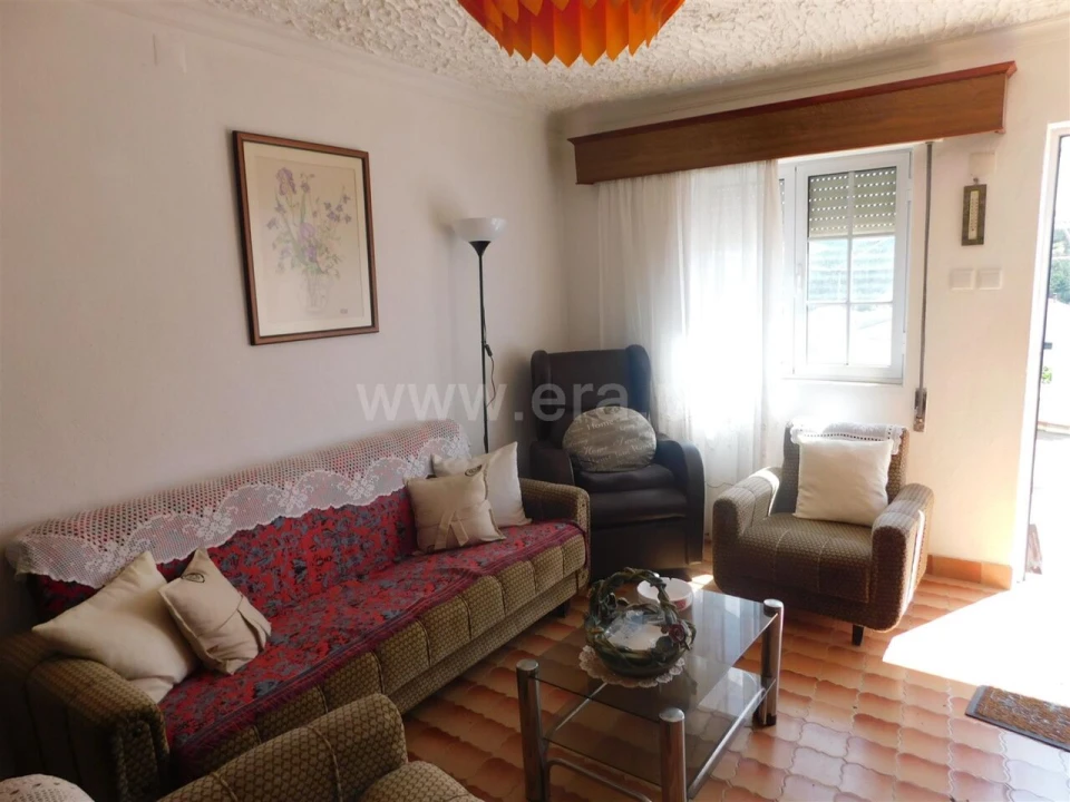 Moradia T4 para Venda em Erada Foto 5