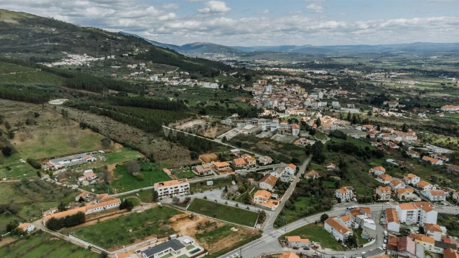 Terreno para Venda em Tortosendo Foto 7