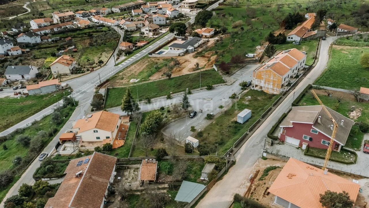 Terreno para Venda em Tortosendo Foto 2
