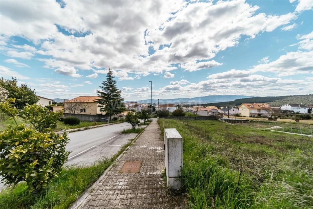 Terreno para Venda em Tortosendo Foto 8