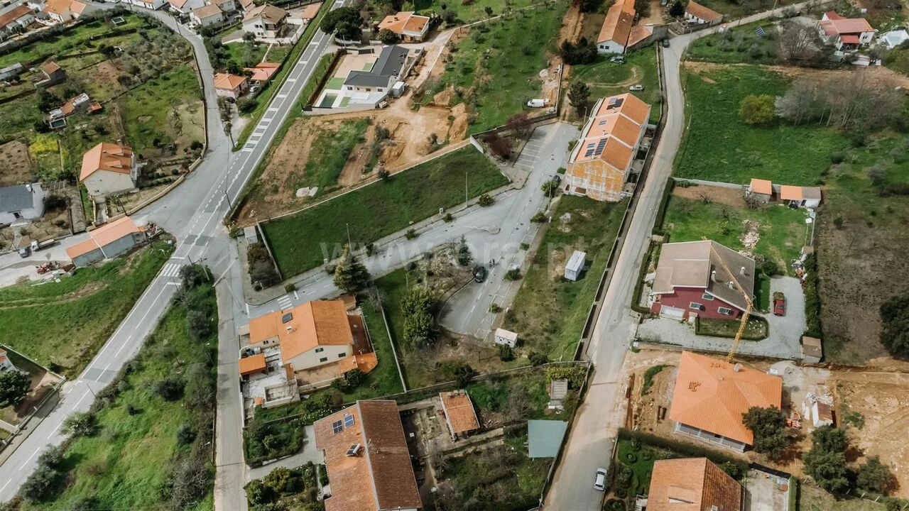 Terreno para Venda em Tortosendo Foto 9