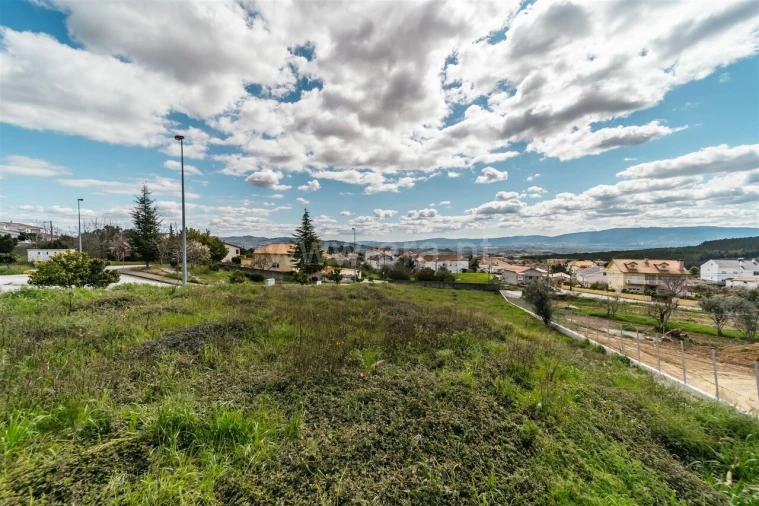 Terreno para Venda em Tortosendo Foto 5