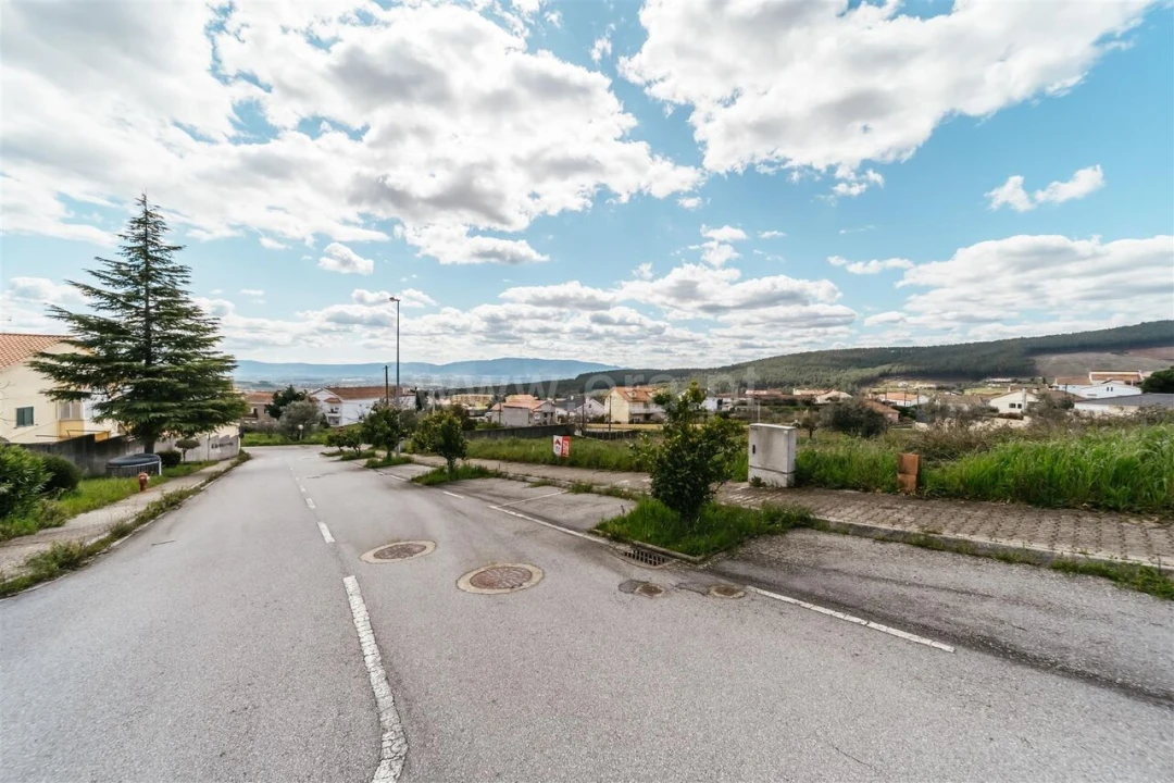 Terreno para Venda em Tortosendo Foto 7