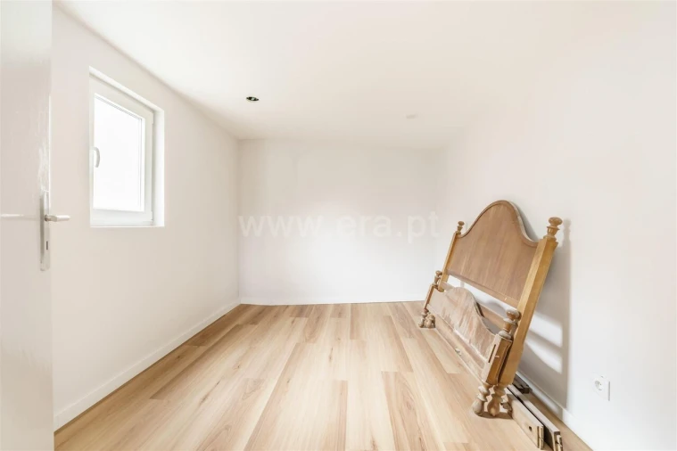 Moradia T4 para Venda em Paul Foto 3