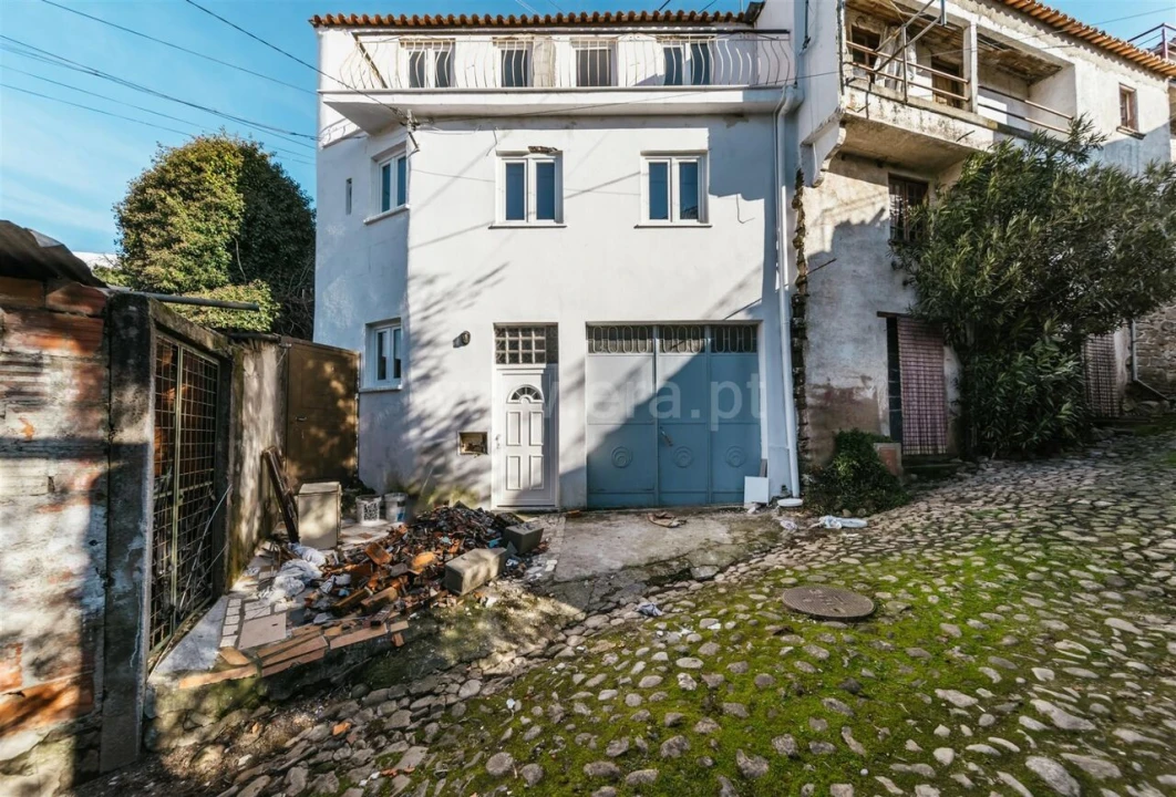 Moradia T4 para Venda em Paul Foto 1