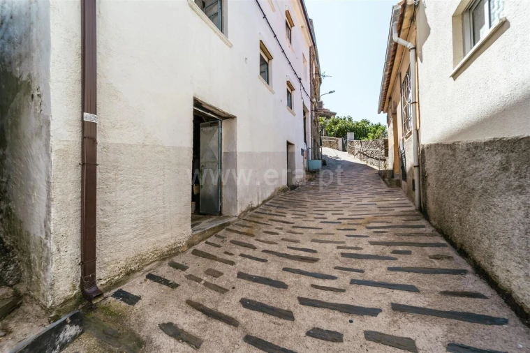 Moradia T3 para Venda em Sobral de São Miguel Foto 3