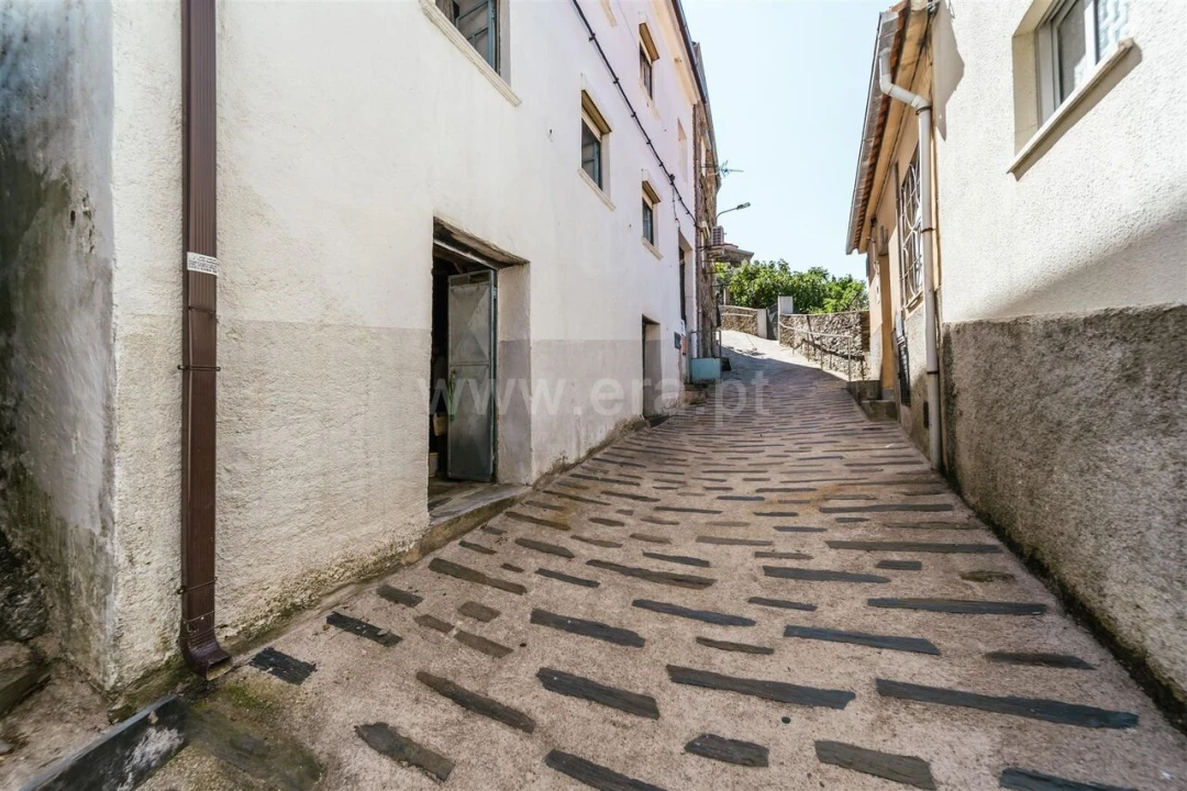 Moradia T3 para Venda em Sobral de São Miguel Foto 3