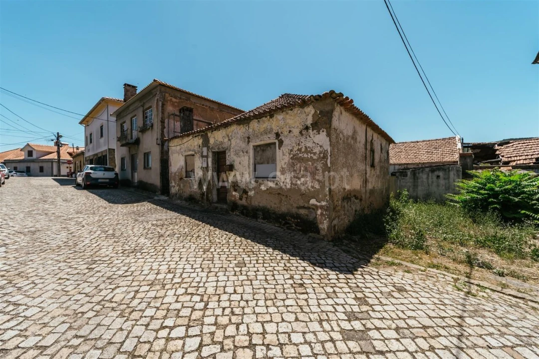 Moradia T2 para Venda em Tortosendo Foto 3