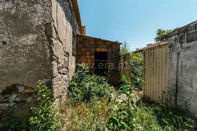 Moradia T2 para Venda em Tortosendo Foto 5