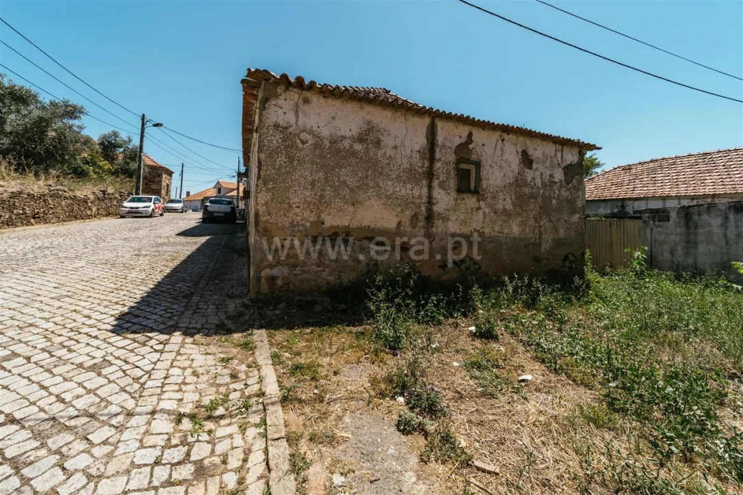 Moradia T2 para Venda em Tortosendo Foto 4