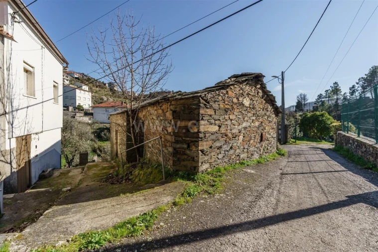 Moradia T3 para Venda em Sobral de São Miguel Foto 9