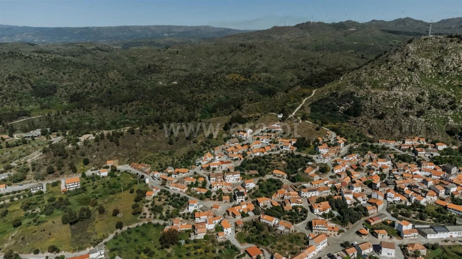 Moradia T2 para Venda em Bendada Foto 4