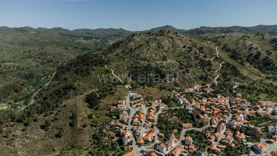 Moradia T2 para Venda em Bendada Foto 3