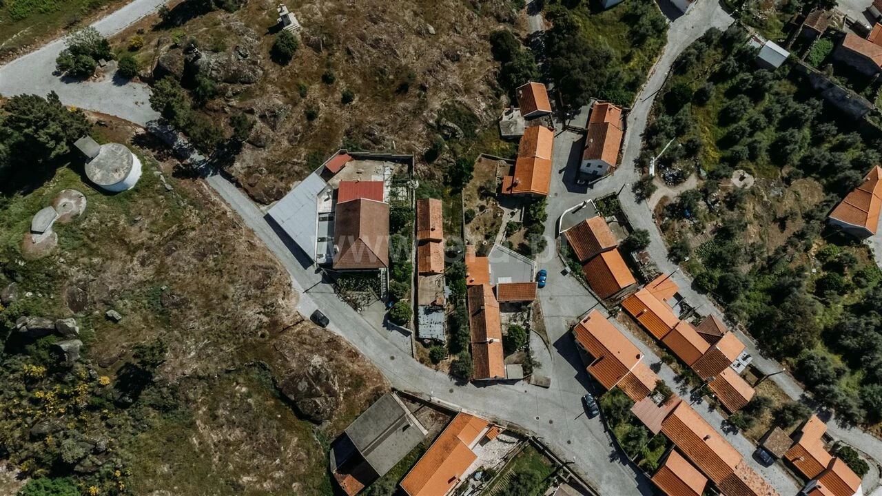 Moradia T2 para Venda em Bendada Foto 10