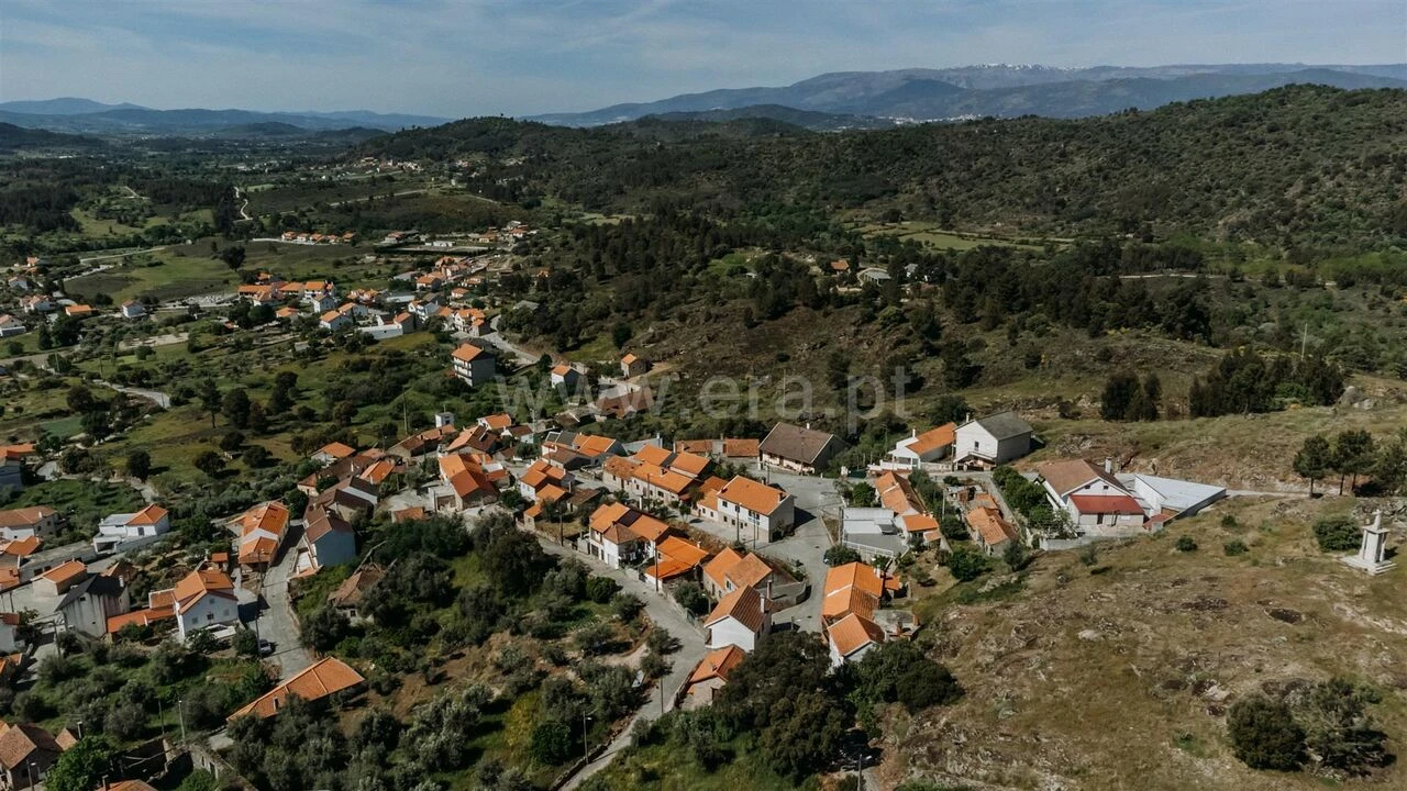 Moradia T2 para Venda em Bendada Foto 5