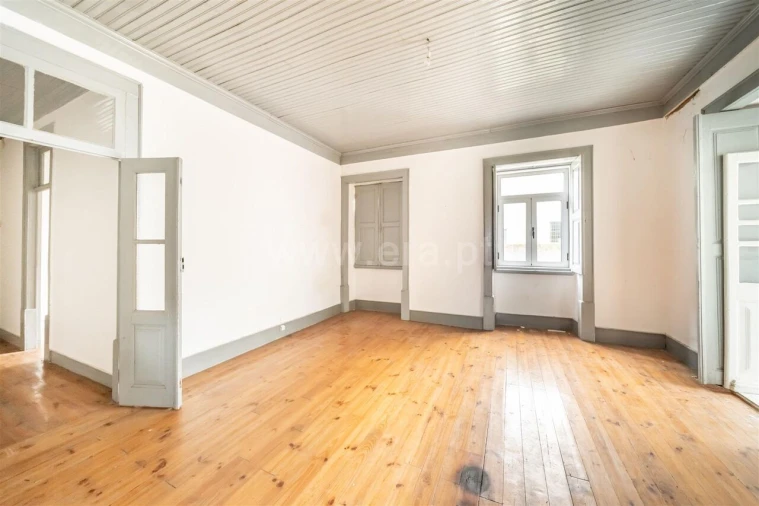 Moradia T4 para Venda em Ferro Foto 1