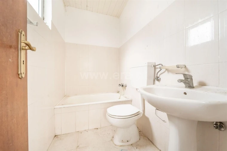 Moradia T4 para Venda em Ferro Foto 4