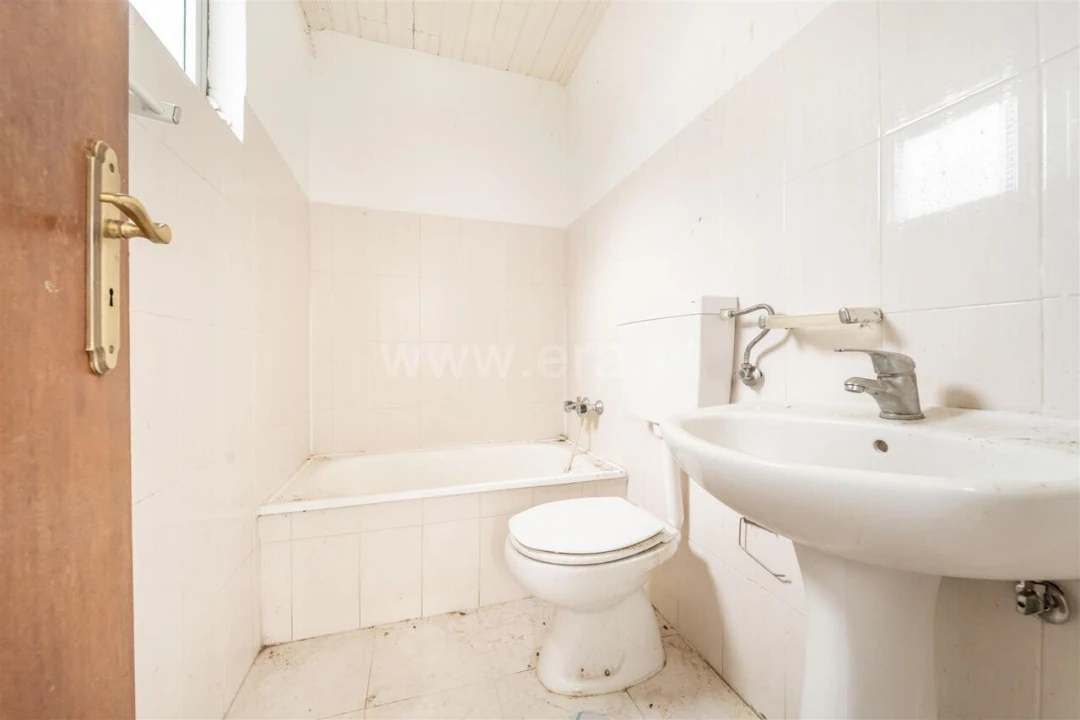 Moradia T4 para Venda em Ferro Foto 4