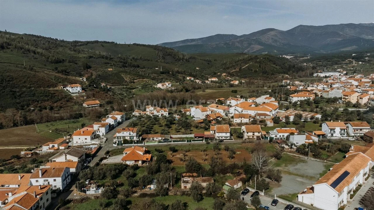 Moradia T3 para Venda em Paul Foto 2