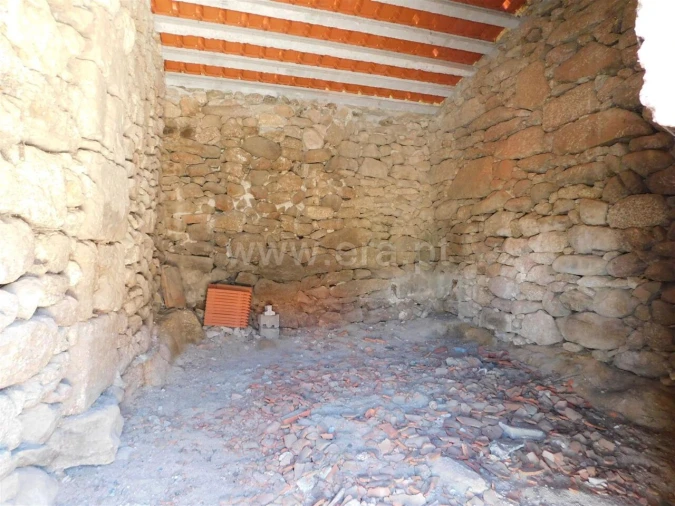 Moradia T0 para Venda em Sortelha Foto 4