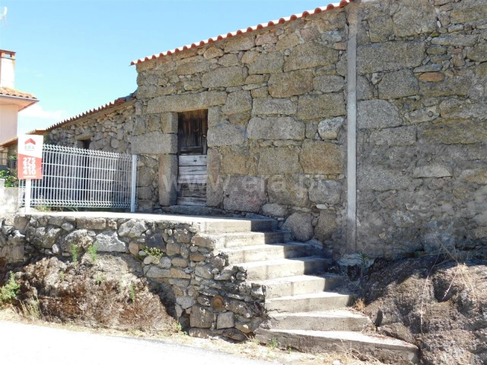 Moradia T0 para Venda em Sortelha Foto 6