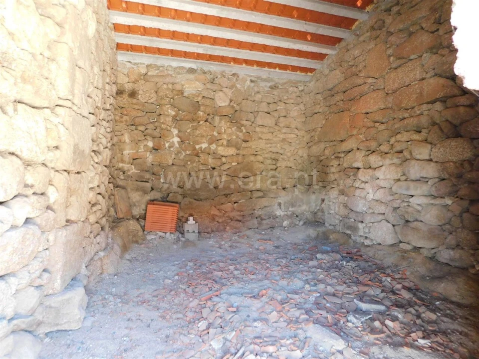 Moradia T0 para Venda em Sortelha Foto 4