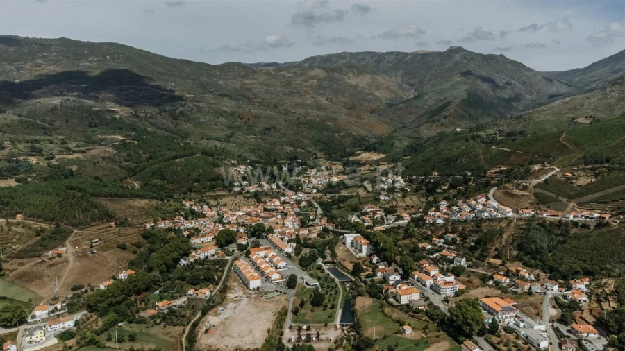 Terreno para Venda em Unhais da Serra Foto 9