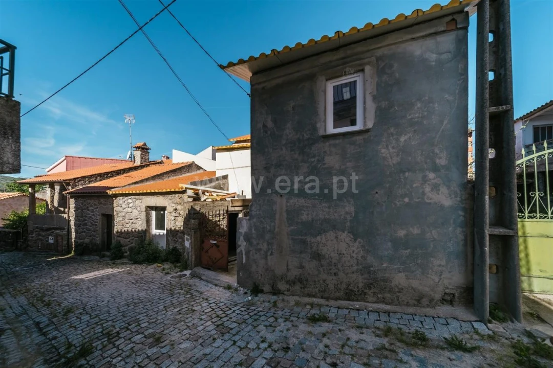Moradia T3 para Venda em Casteleiro Foto 2