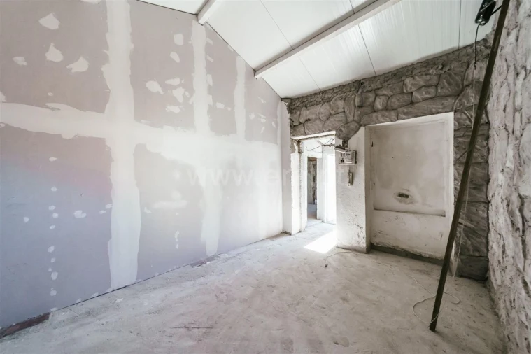 Moradia T3 para Venda em Casteleiro Foto 11