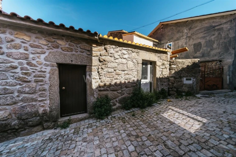 Moradia T3 para Venda em Casteleiro Foto 4