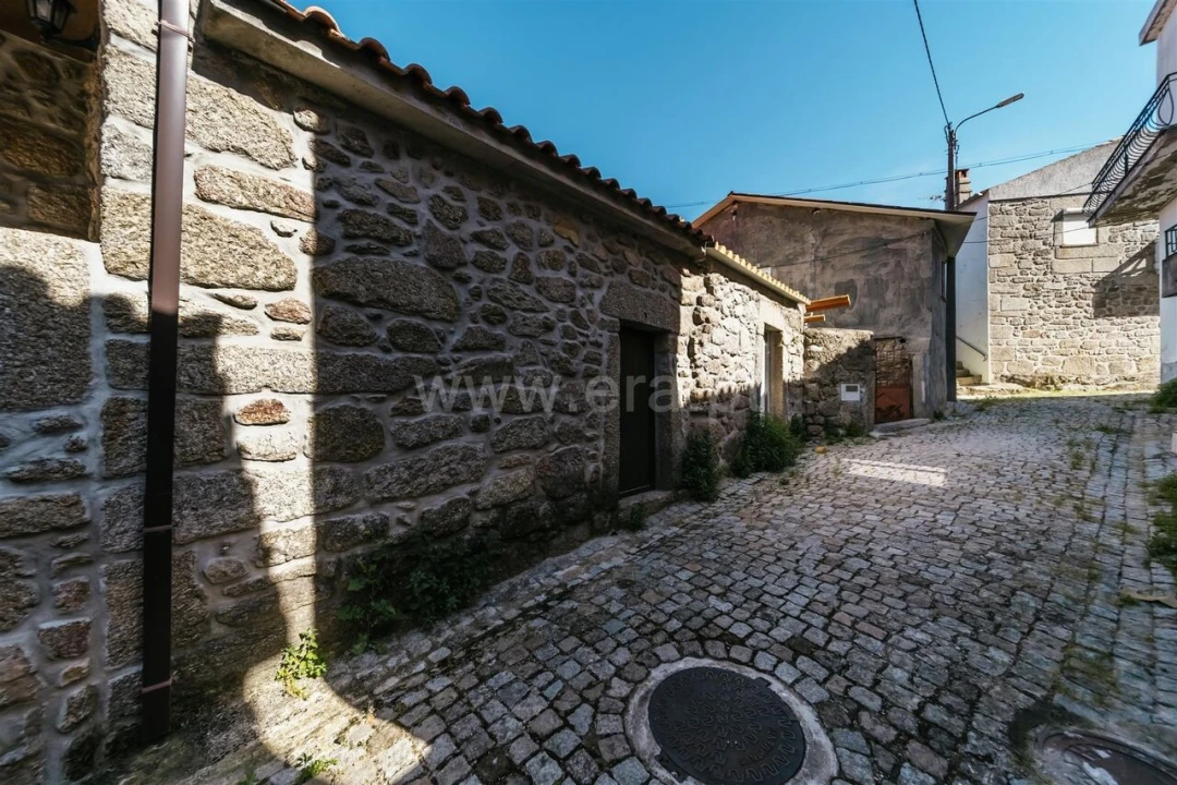 Moradia T3 para Venda em Casteleiro Foto 3