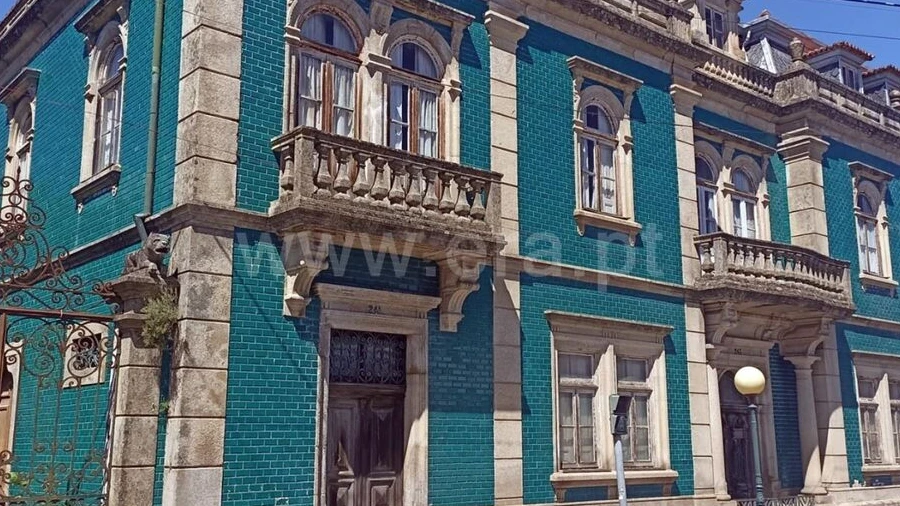 Moradia T15 para Venda em Tortosendo