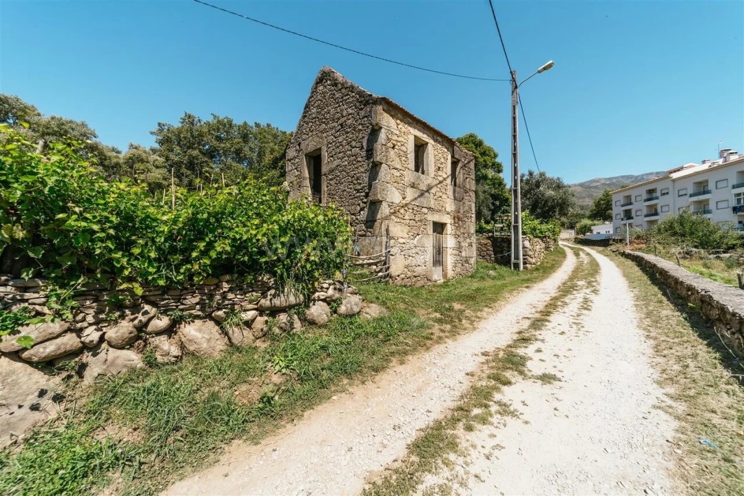 Terreno para Venda em Unhais da Serra Foto 3