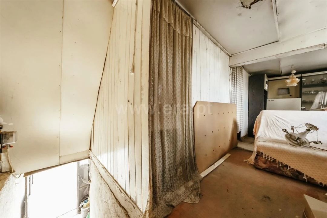 Moradia T2 para Venda em Erada Foto 4