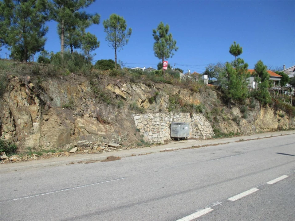 Terreno para Venda em Unhais da Serra Foto 2